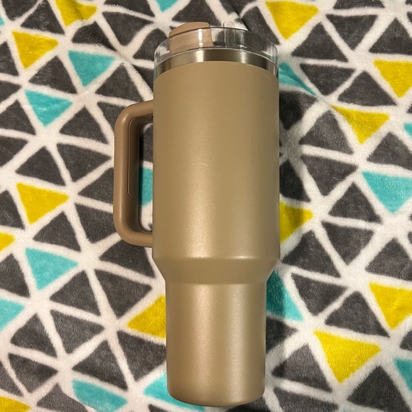 Stanley Beige Travel Mug-40 oz - Picture 2 of 6